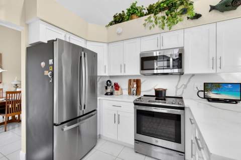 8284 Waterline Drive #105, Boynton Beach FL - photo 17 of 37