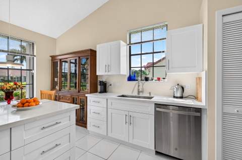 8284 Waterline Drive #105, Boynton Beach FL - photo 18 of 37