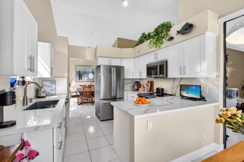 8284 Waterline Drive #105, Boynton Beach FL - photo 15 of 37