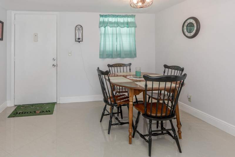 2 bedroom Condominium at 711 Lori Drive #408, Lakeside Village Condo 10, Palm Springs — photo 4