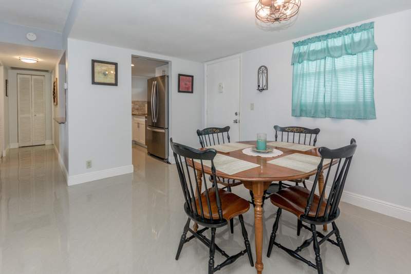 2 bedroom Condominium at 711 Lori Drive #408, Lakeside Village Condo 10, Palm Springs — photo 5