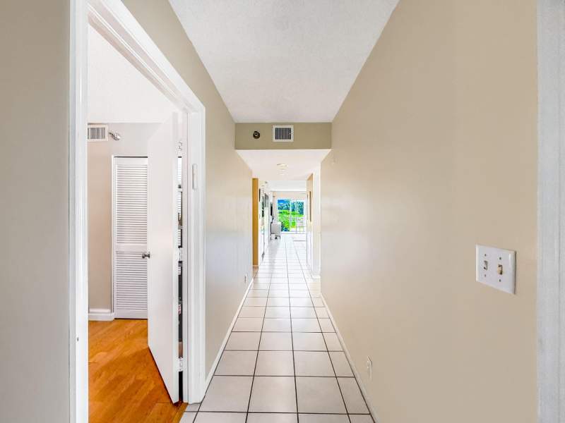 2 bedroom Condominium at 400 NW 67th Street #G107, San De Vance Golf & Tennis Club Condo, Boca Raton — photo 2