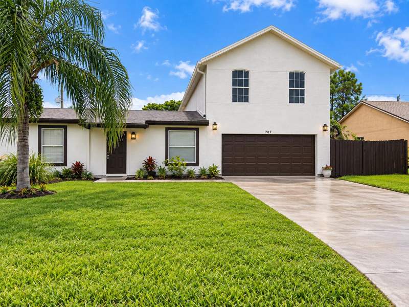 5 bedroom Single Family Residence at 707 SE Karrigan Terrace, Port St Lucie Section 3, Port St. Lucie — photo 3