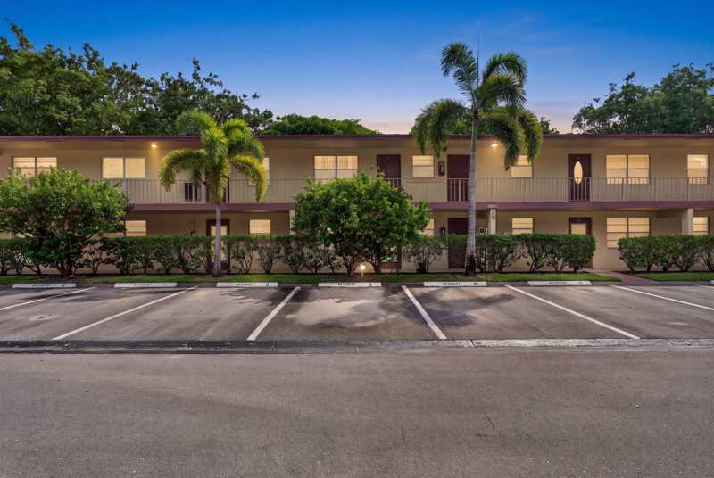 1 bedroom Condominium at 7490 NW 1st Street #104, Oriole Gardens Three 85 Condo, Margate — photo 1