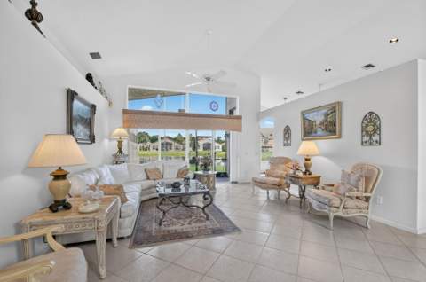 11723 Caracas Boulevard, Boynton Beach FL - photo 10 of 124