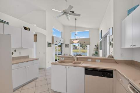 11723 Caracas Boulevard, Boynton Beach FL - photo 17 of 124