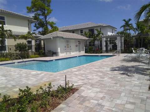 6935 Pines Circle #16, Coconut Creek FL - photo 15 of 17