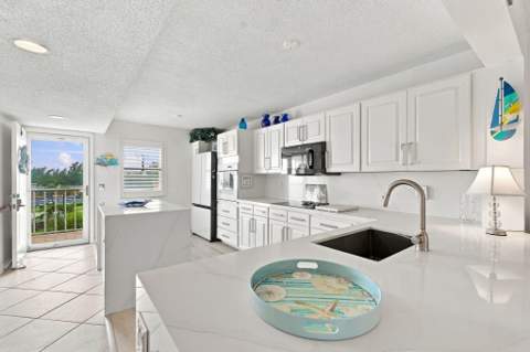 10980 S Ocean Drive #413, Jensen Beach FL - photo 8 of 34