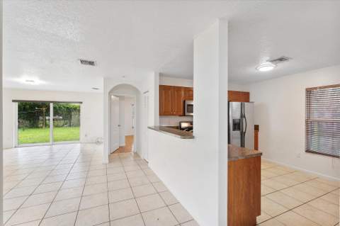 2212 NW 9th Court, Fort Lauderdale FL - photo 6 of 27