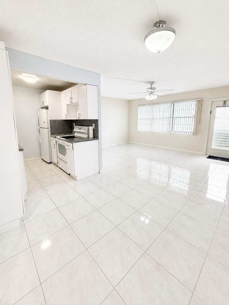 1 bedroom Condominium at 1089 Wolverton #1089, Wolverton At Century Village Condo, Boca Raton — photo 1