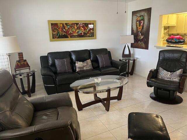 1 bedroom Condominium at 300 Windsor M, Century Village Windsor Condos, West Palm Beach — photo 1