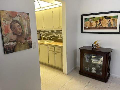 300 Windsor M, West Palm Beach FL - photo 6 of 15