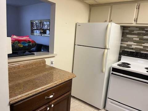300 Windsor M, West Palm Beach FL - photo 9 of 15