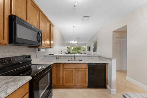 8959 Sunnywood Place, Boca Raton FL - photo 7 of 32