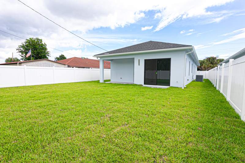 4 bedroom Single Family Residence at 2375 Faith Avenue, Hartleys, Schall Circle — photo 4
