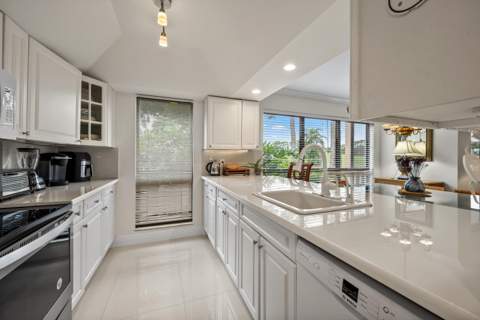 418 Brackenwood Lane, Palm Beach Gardens FL - photo 18 of 40