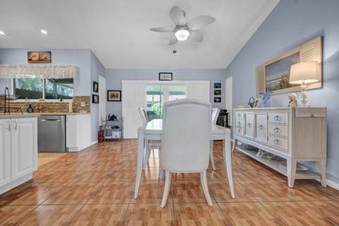 8026 Marshwood Lane, Lake Worth FL - photo 9 of 30
