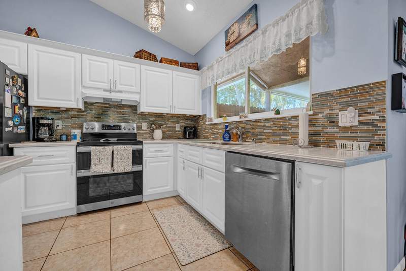2 bedroom Single Family Residence at 8026 Marshwood Lane, Lakes Of Lantana Ph 2-A, Lake Worth — photo 3