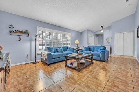 8026 Marshwood Lane, Lake Worth FL - photo 15 of 30