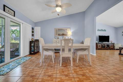 8026 Marshwood Lane, Lake Worth FL - photo 10 of 30