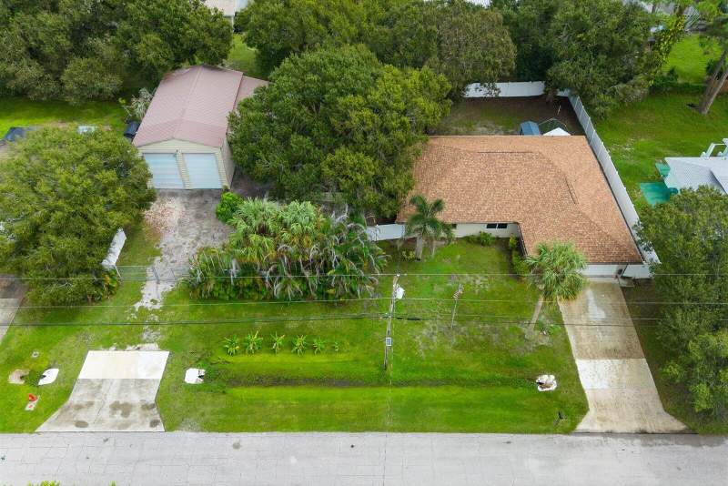 3 bedroom Single Family Residence at 5112 Myrtle Drive, Indian River Estates Unit 7, Fort Pierce — photo 2