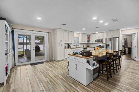 5112 Myrtle Drive, Fort Pierce FL - photo 10 of 59