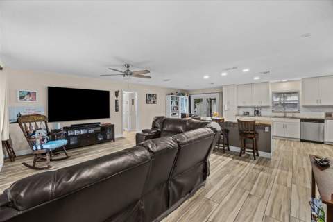 5112 Myrtle Drive, Fort Pierce FL - photo 14 of 59