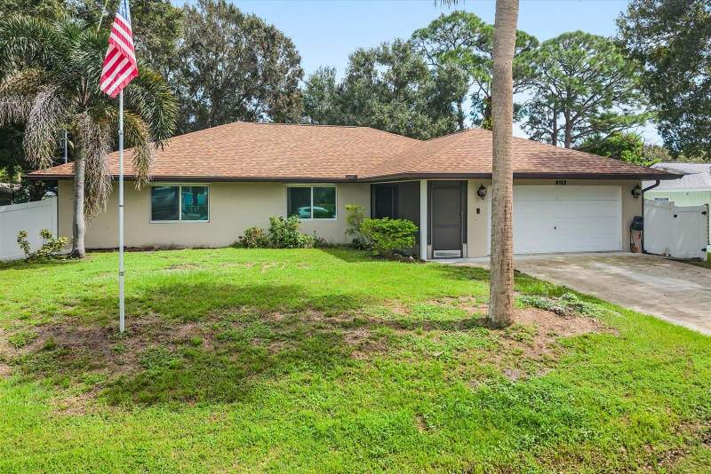 3 bedroom Single Family Residence at 5112 Myrtle Drive, Indian River Estates Unit 7, Fort Pierce — photo 3