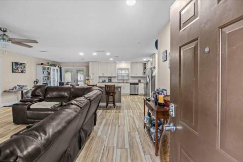 5112 Myrtle Drive, Fort Pierce FL - photo 15 of 59