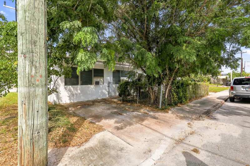 3 bedroom Single Family Residence at 1208 3rd Avenue, Lake Worth Town Of, Lake Worth Beach — photo 1