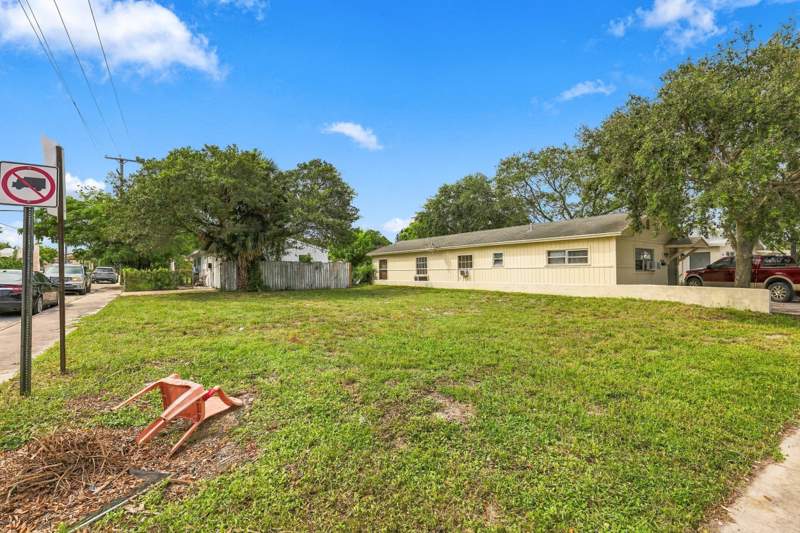 3 bedroom Single Family Residence at 1208 3rd Avenue, Lake Worth Town Of, Lake Worth Beach — photo 5