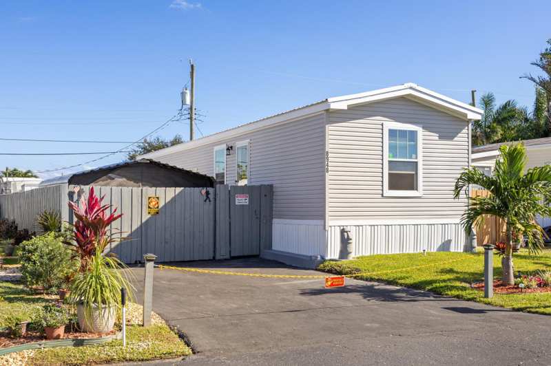 3 bedroom Mobile Home at 8948 Oak Street, Pine Grove Village, Boynton Beach — photo 1