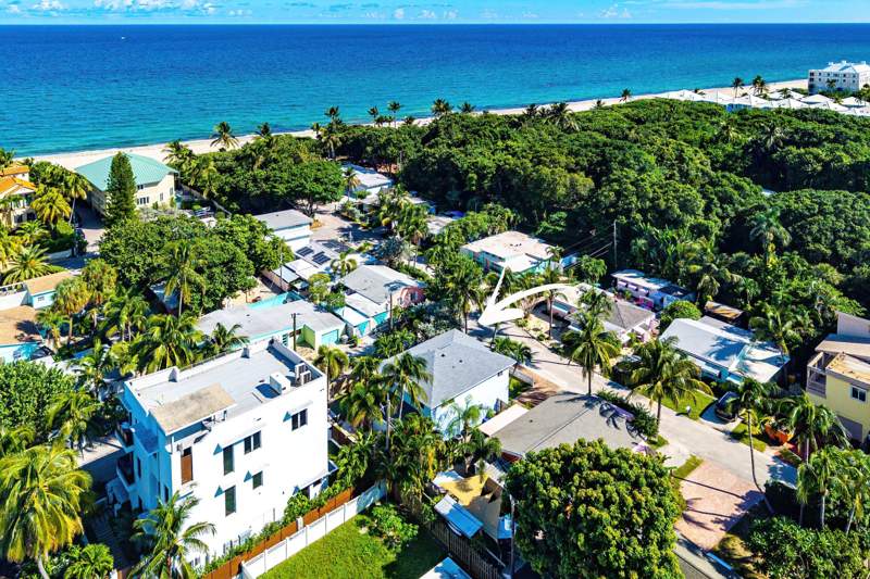 4 bedroom Single Family Residence at 15 East Avenue, Gulfstream Park, Boynton Beach — photo 3
