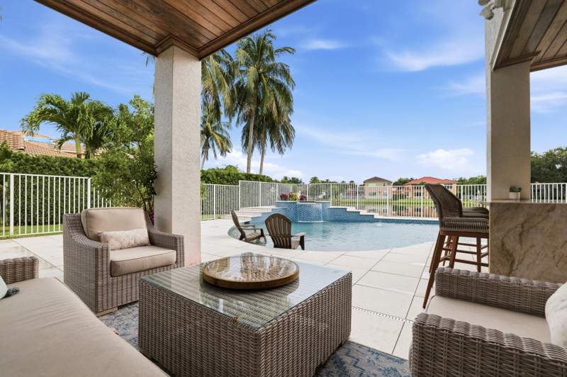 5 bedroom Single Family Residence at 7372 Moneta Street, Villages Of Windsor 2, Lake Worth — photo 3
