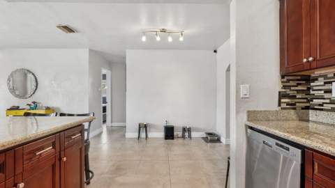 6311 Liberty Street, Hollywood FL - photo 18 of 32