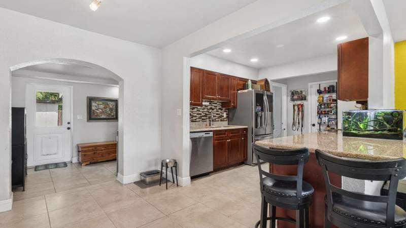 2 bedroom Single Family Residence at 6311 Liberty Street, Driftwood Plaza No 3, Hollywood — photo 3
