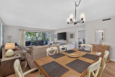 12926 Briarlake Drive #104b, Palm Beach Gardens FL - photo 9 of 45
