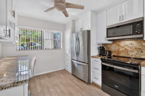 12926 Briarlake Drive #104b, Palm Beach Gardens FL - photo 13 of 45