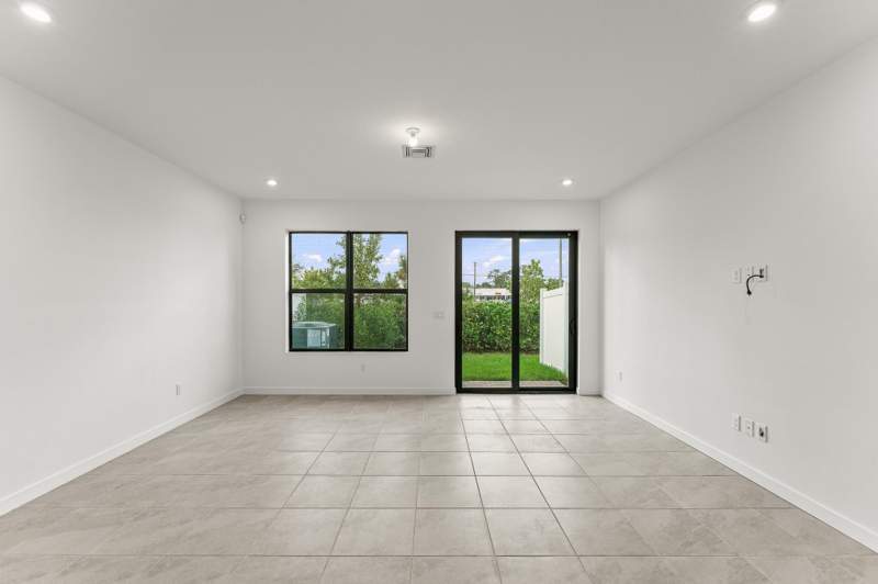 3 bedroom Townhouse at 7231 Channing Avenue, Forest Oaks Residential Pud, Lake Worth — photo 3