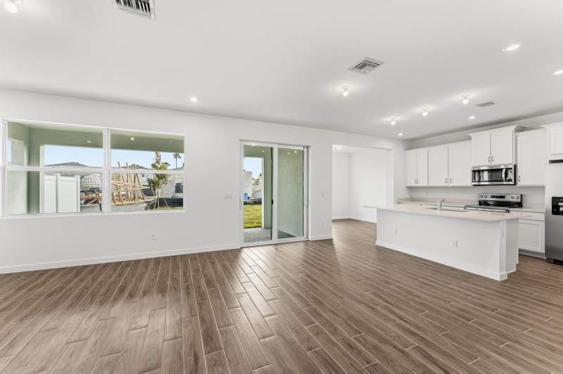 3 bedroom Single Family Residence at 7284 Claudelle Street, Forest Oaks Residential Pud, Lake Worth — photo 4