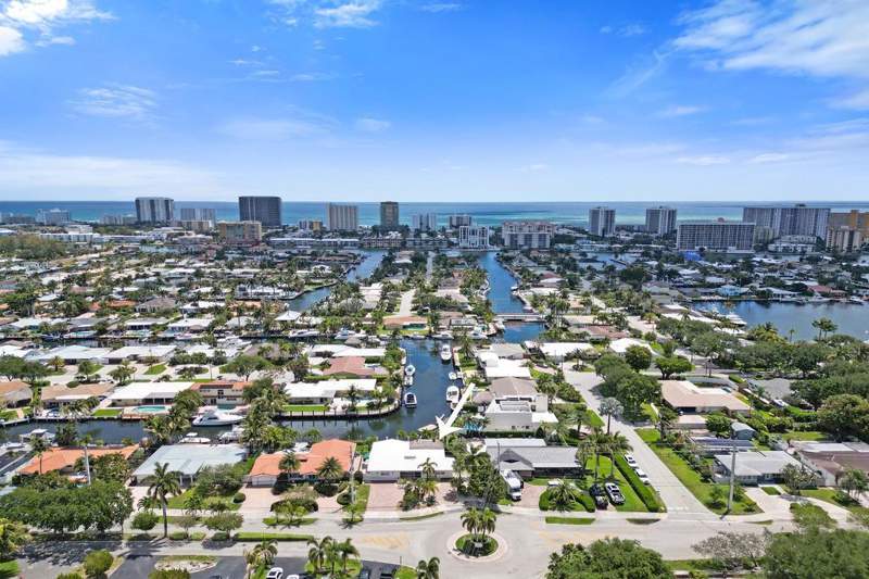 4 bedroom Single Family Residence at 1004 NE 26th Avenue, Harbor Village Sec I, Pompano Beach — photo 5