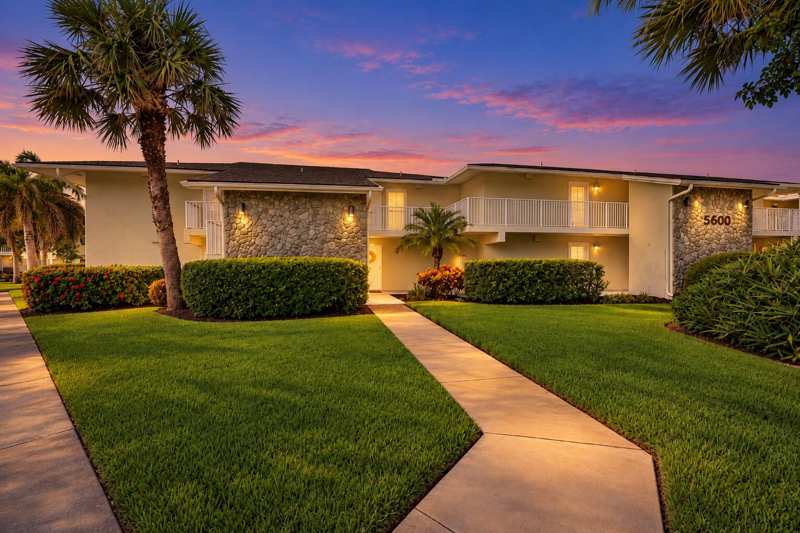 1 bedroom Condominium at 2400 S Ocean Drive #5625, Golf Villas, Fort Pierce — photo 1