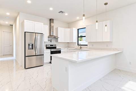 2367 E Faith Avenue, Schall Circle FL - photo 12 of 54