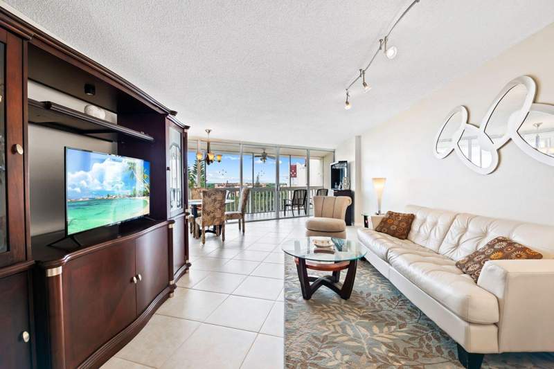2 bedroom Condominium at 6911 Environ Boulevard #8K, Environ I Condo 9, Lauderhill — photo 2