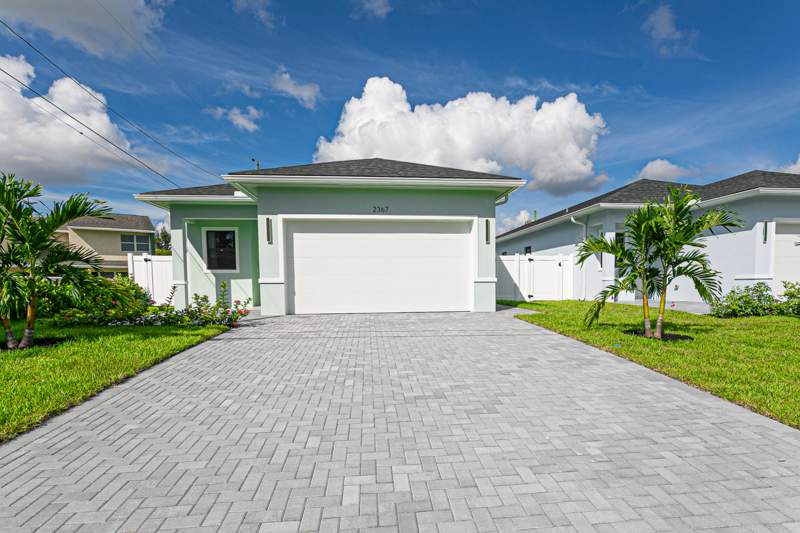4 bedroom Single Family Residence at 2367 E Faith Avenue, Hartleys, Schall Circle — photo 3