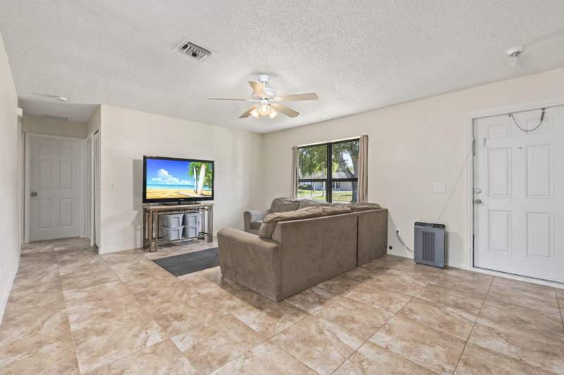 2 bedroom Single Family Residence at 7804 San Carlos Drive, Lakewood Park Unit 3, Fort Pierce — photo 3
