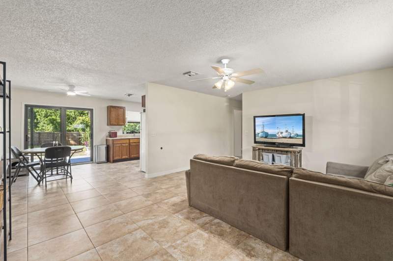 2 bedroom Single Family Residence at 7804 San Carlos Drive, Lakewood Park Unit 3, Fort Pierce — photo 4