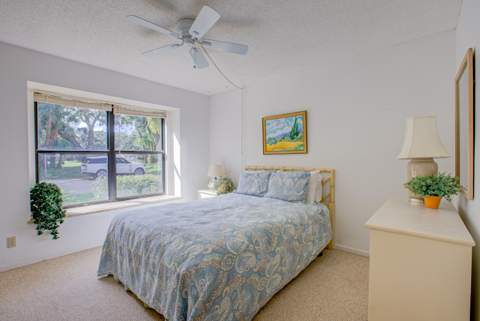 1092 Raintree Court, Palm Beach Gardens FL - photo 24 of 43