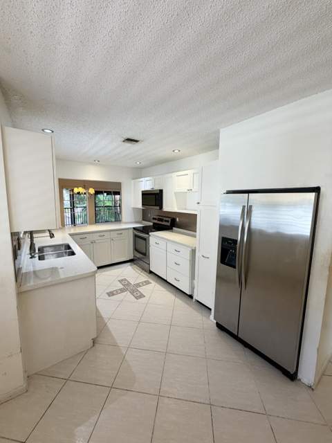 40 Pelican Pointe Drive #205, Delray Beach FL - photo 9 of 33