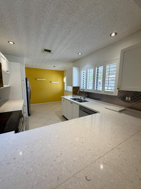 40 Pelican Pointe Drive #205, Delray Beach FL - photo 13 of 33